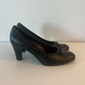 Predictions Heels Womens 9.5 Bow Black Casual Slip On Low Heel Office Career NEW